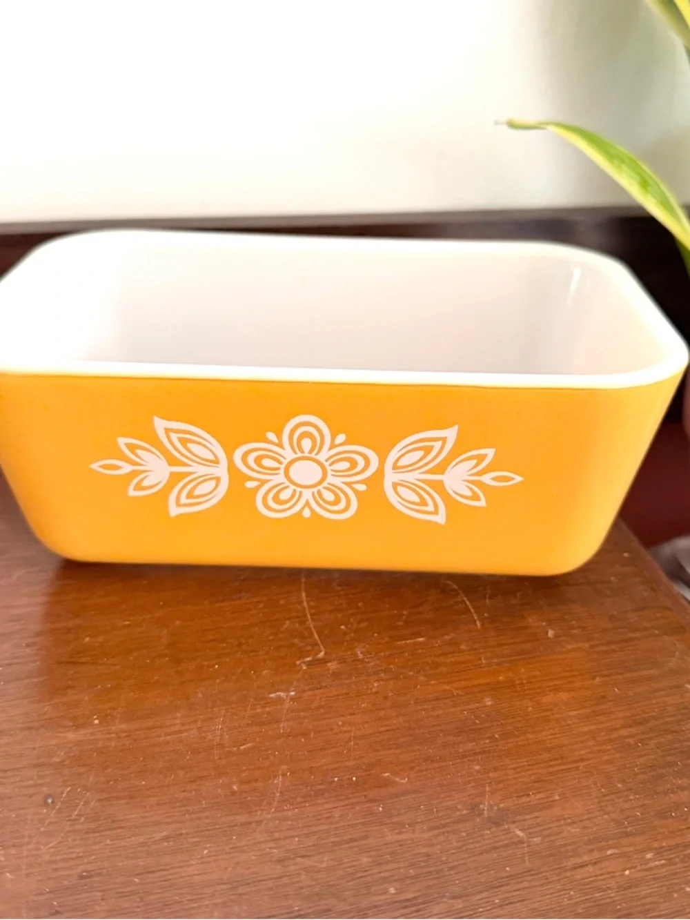 Vintage Pyrex Butterfly Gold Refrigerator Dish Without Lid 1.5 pint size 0502